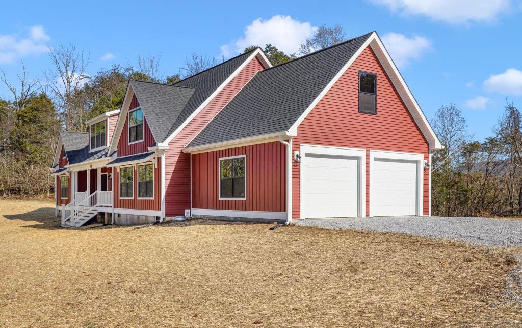 Southampton Cape with garage